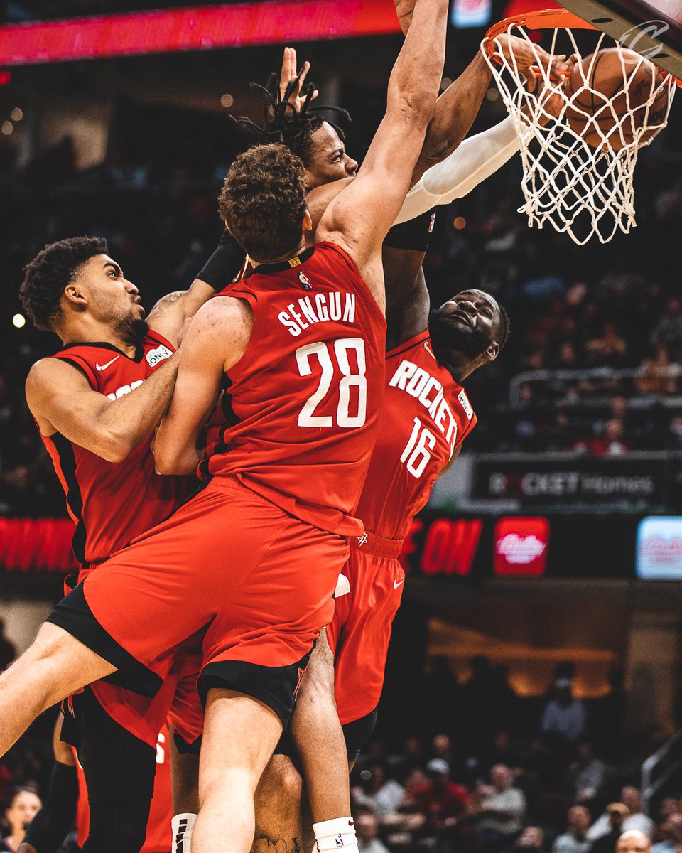 ESPNNBA's tweet image. This picture is TOUGH 😤 📸

(via @cavs)