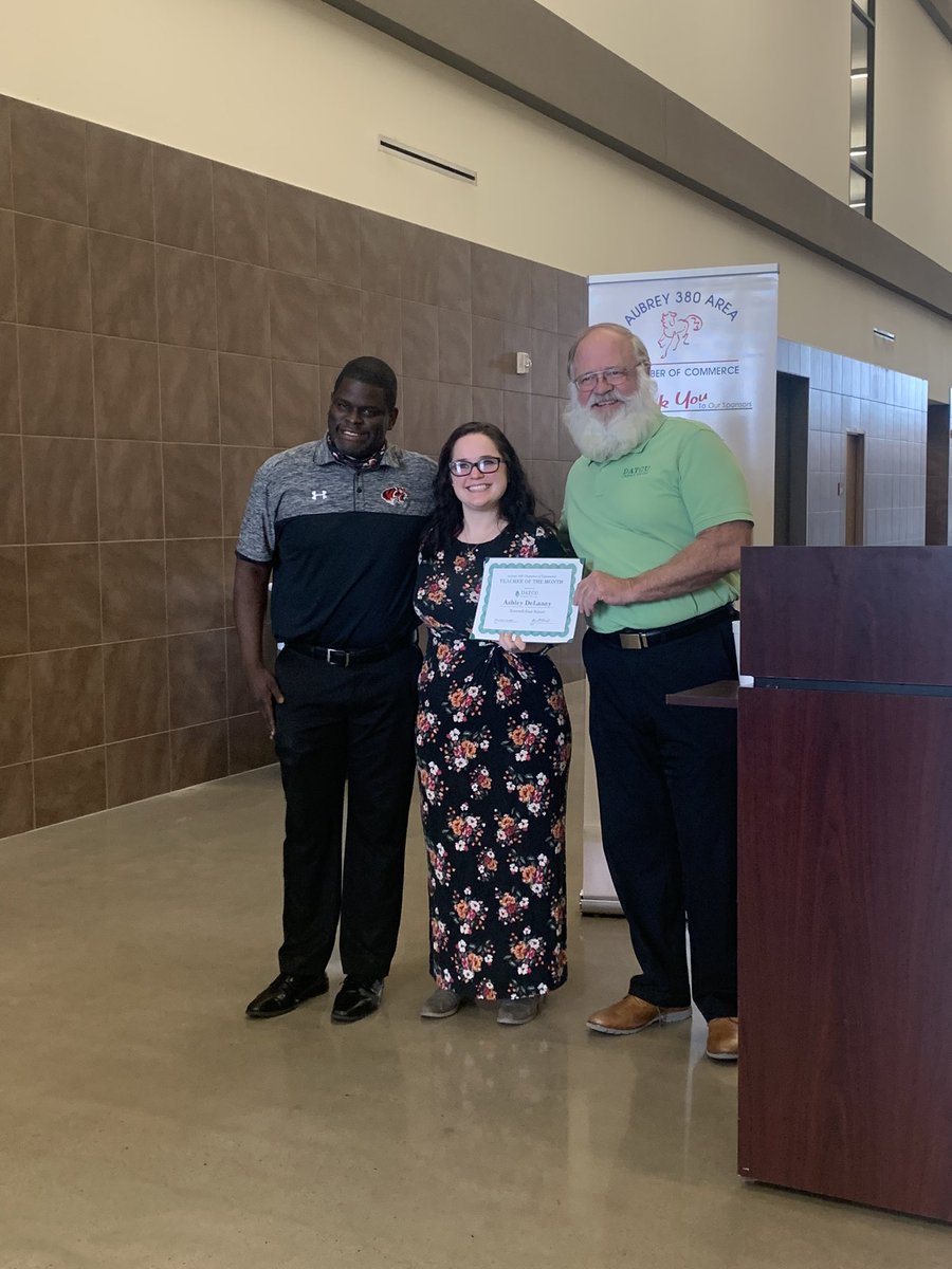 CSOSUAVE17's tweet image. DATCU Teacher of the month is our very own Ashley Delaney! I can’t say how much we appreciate you and all that you do! #BengalExcellence #ProudPrincipal @braswelljungle @jsruss68 @reb1111 @dentonisd