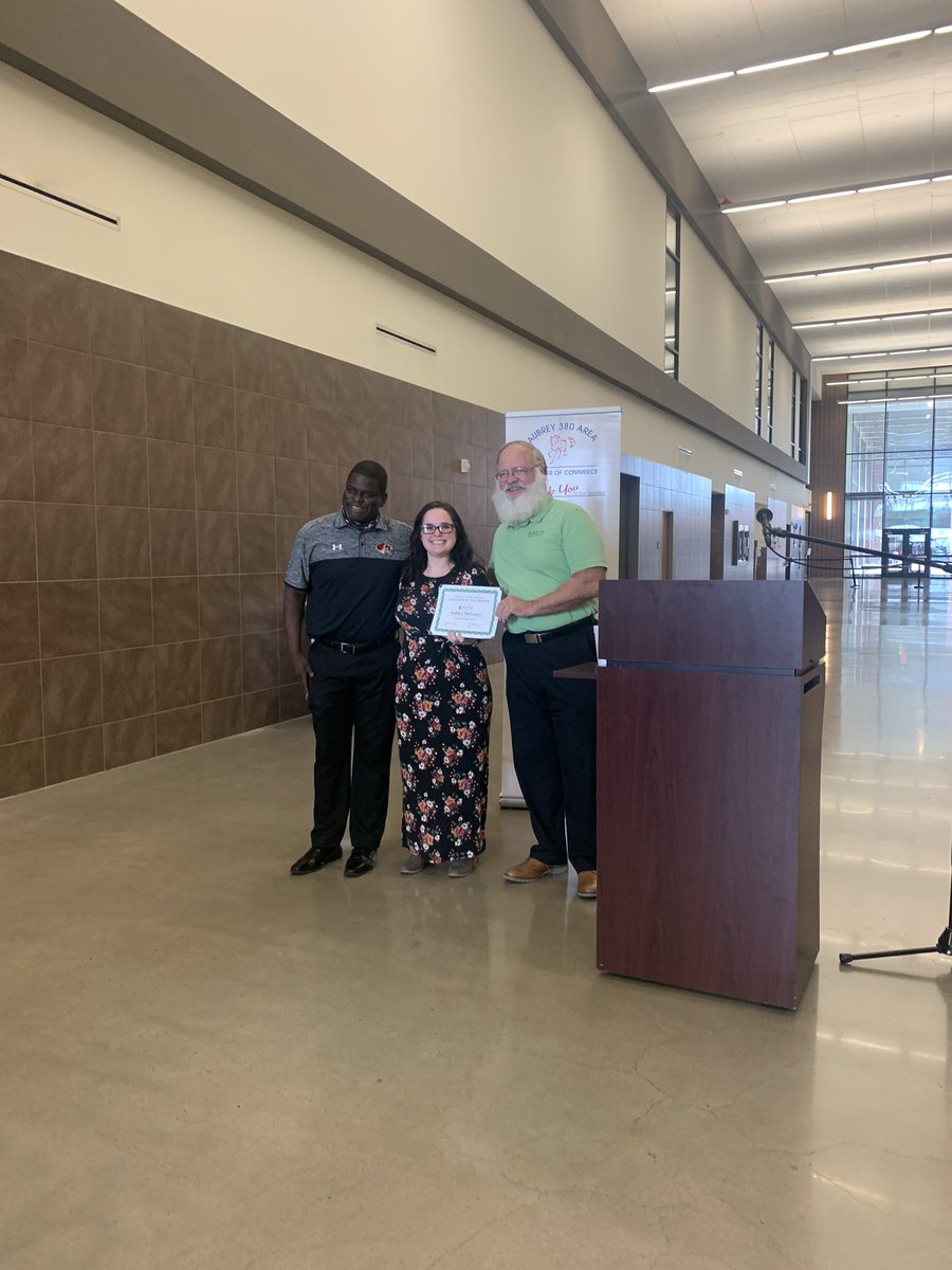 CSOSUAVE17's tweet image. DATCU Teacher of the month is our very own Ashley Delaney! I can’t say how much we appreciate you and all that you do! #BengalExcellence #ProudPrincipal @braswelljungle @jsruss68 @reb1111 @dentonisd