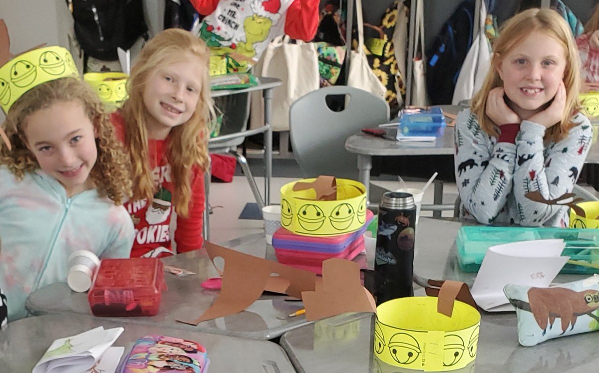 smithheather22's tweet photo. Students enjoyed making reindeer headbands, eating reindeer root beer floats, and watching Rudolph the Red-Nosed Reindeer! #WcConnects https://t.co/6PZ9EQ908i