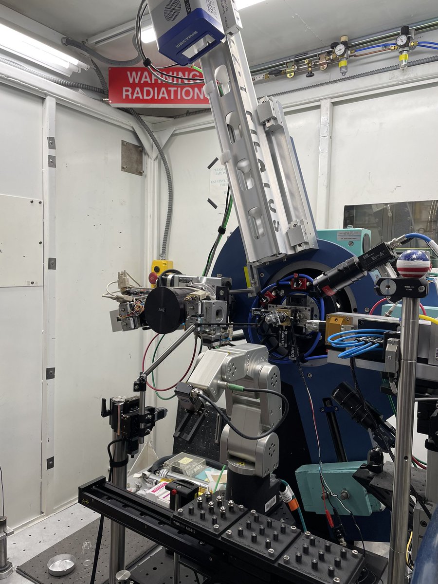 Last sample that needed to be run by hand at <a href="/SSRL_Beamlines/">SSRL Beamlines</a> BL2-1 finished. Time to let Mr. Roboto take the last night shift before the winter break. Only 6 samples, should be done by the time I get home and have dinner.