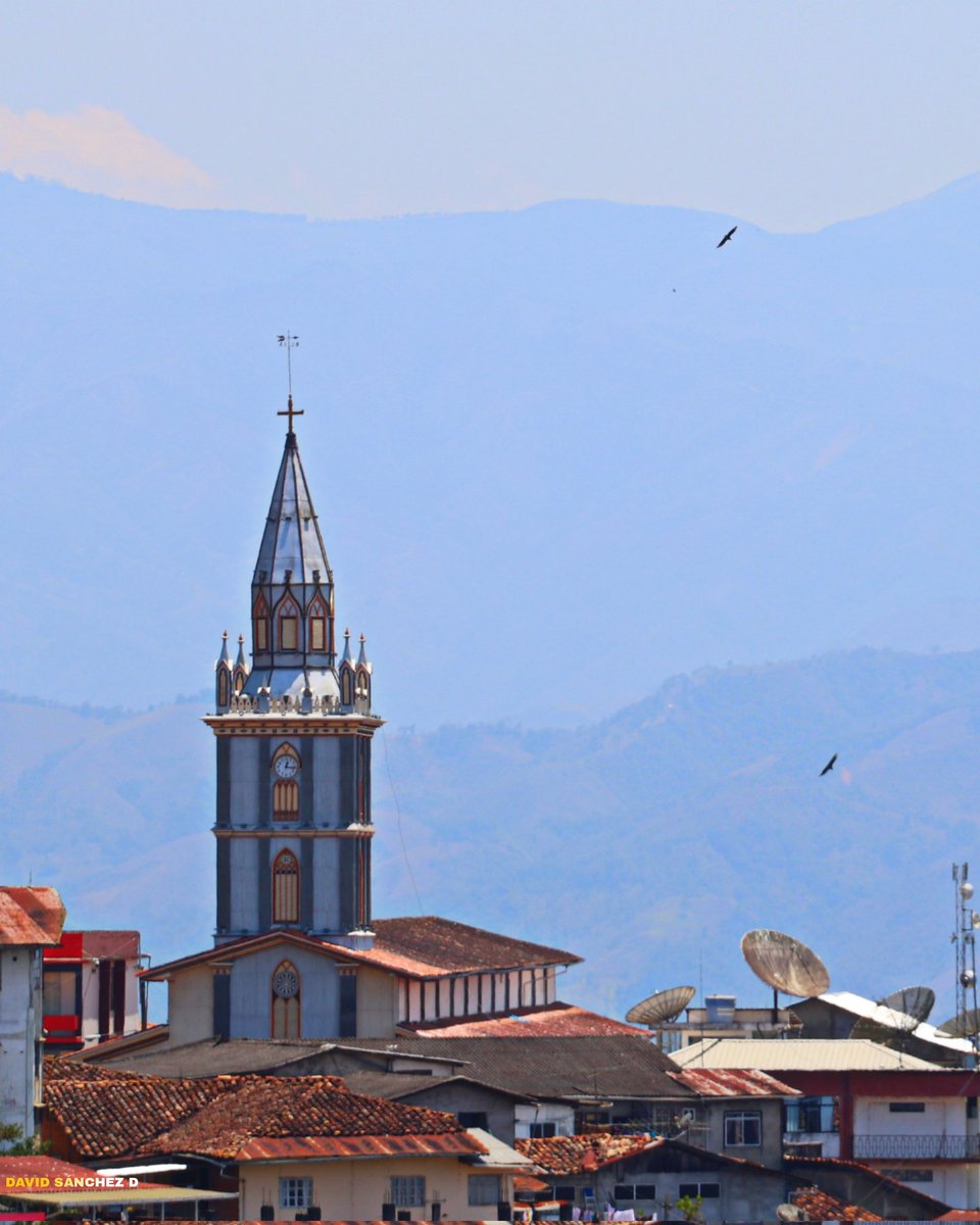 DODOSAN593's tweet photo. #PrayForZaruma Este pueblo lleno de magia y encanto necesita la intervención inmediata de las autoridades, locales y nacionales de lo contrario perderemos un patrimonio histórico del país y la región.
#Zaruma https://t.co/druVYIBboV