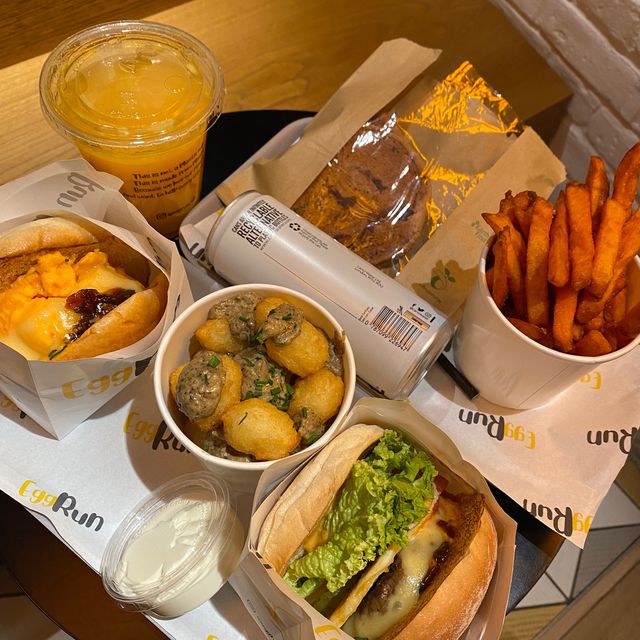 hypeappco's tweet photo. All-day eggs for everyone at @EggrunUk - a foodie's dream location! Check @fmsamgy full review on Hype https://t.co/dimkVbBlDh https://t.co/CEiKX4WTE5
