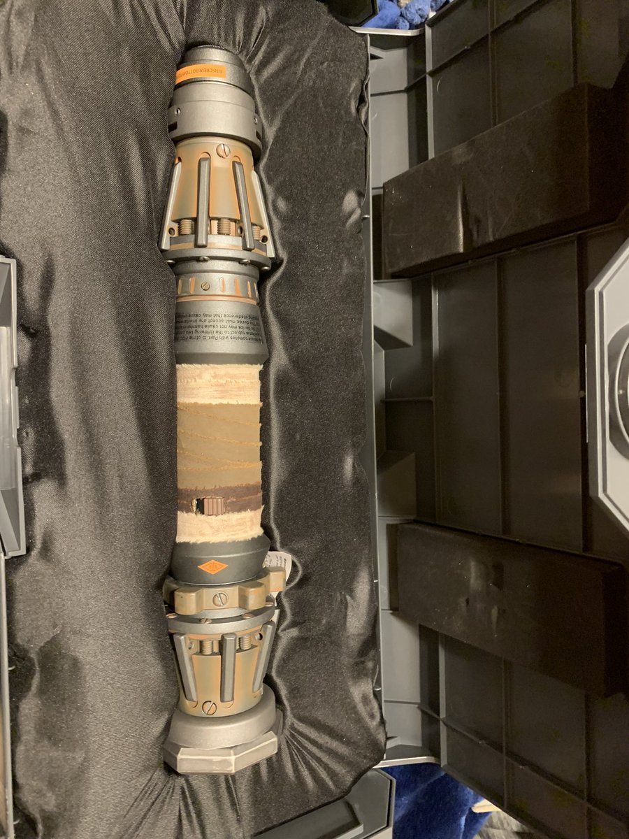 PavaPilot's tweet image. || excuse me while i die over the saber that is this beauty 😭