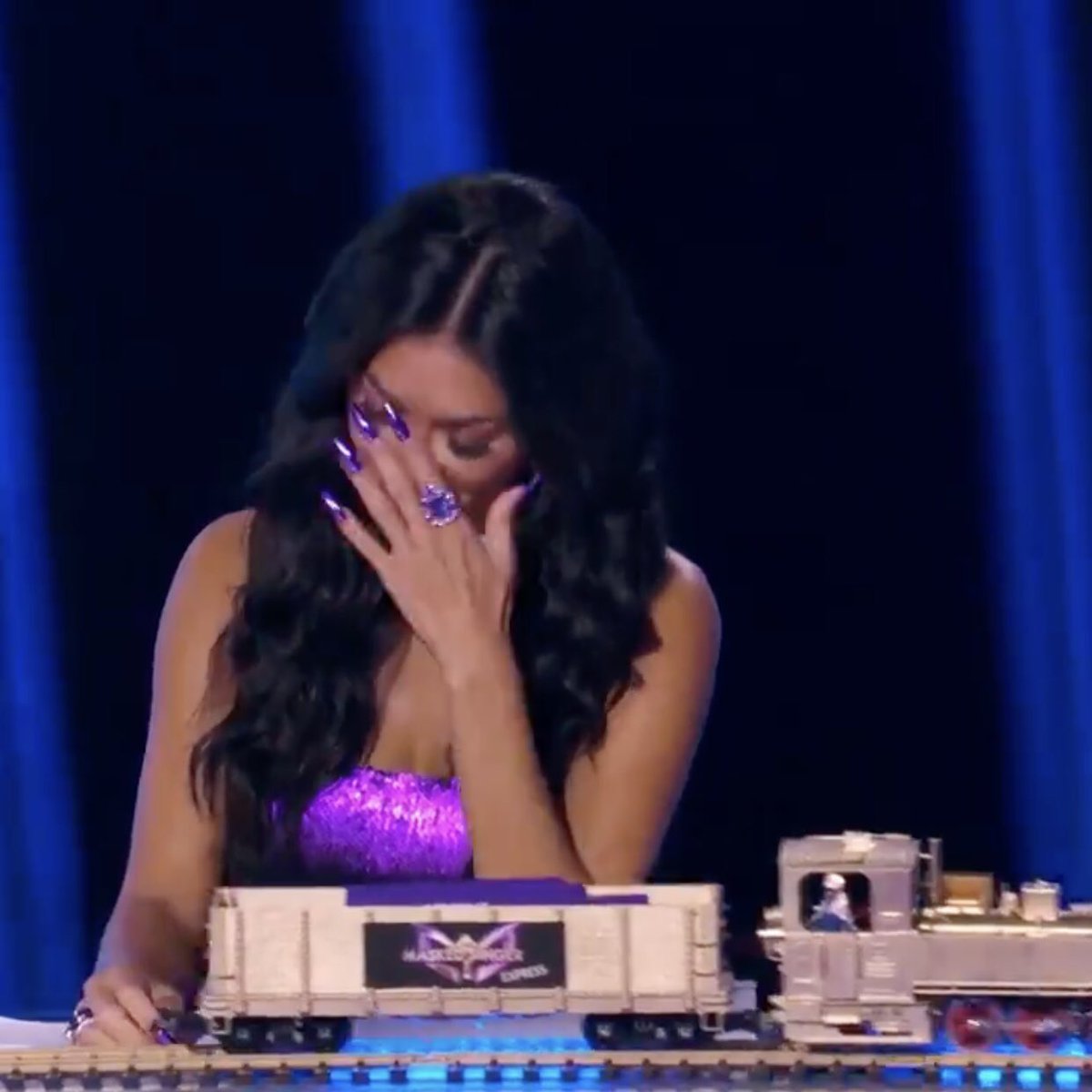 BULL SHOULD HAVE WON. TODRICK HALL DESERVED TO WIN. 

#TheMaskedSinger