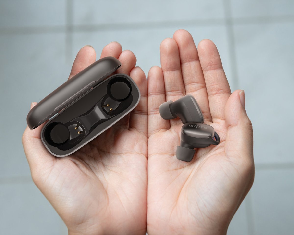 EarFunAudio's tweet photo. Put your love #earfunfreepro2 🎧 on your hand🤲, give your enthusiasm and warmth☀️to it. Start your Winter Immersive QuietSmart™ 2.0 Hybrid #ANC listening experience right now.⛄️
👉 Enjoy the Christmas gifts on the official website now:https://t.co/n5zpq0EjuA
#earfun #earbuds https://t.co/xE8JMOW9NJ