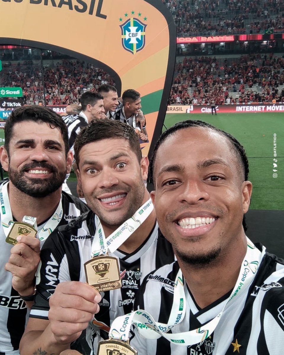 Atletico's tweet image. 🥇🏆 BICAMPEÕES de respeito!

🏴🏳️ #oGaloGanhou #BicaBiCAMpeão