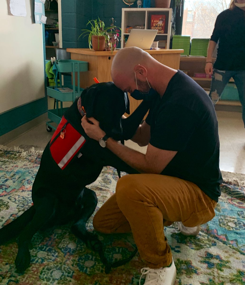 kallen4775's tweet photo. Cooper &amp; this 3rd grade teacher bonded so instantaneously yesterday it was priceless. Today he came to tell us Cooper inspired him to rescue a dog in need. #dogsoftwitter #therapydogs #RescueDogs #CooperLove https://t.co/mfbhfKZZ0j