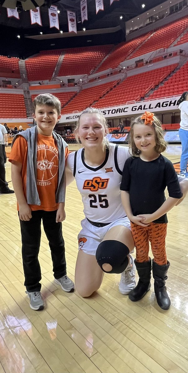AbbeyD3584's tweet photo. @abbiewin44 I hope you have room in your entourage for a couple new fans! https://t.co/lOnHmGafwt