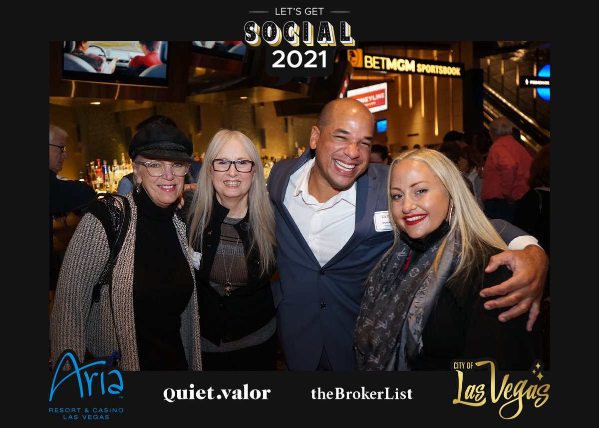 BuckeyeRidley's tweet photo. 20 years ago this month, I decided to pursue a career in the Shopping Center business. Great to have my career moments come full circle @ICSC’s  annual @Vegas gathering last week. Great time in a great city! #ICSC #ICSCHereWeGo #CRE #Vegas #RetailRealEstate #LetsGetSocial #MSG https://t.co/mJv6RddHnF