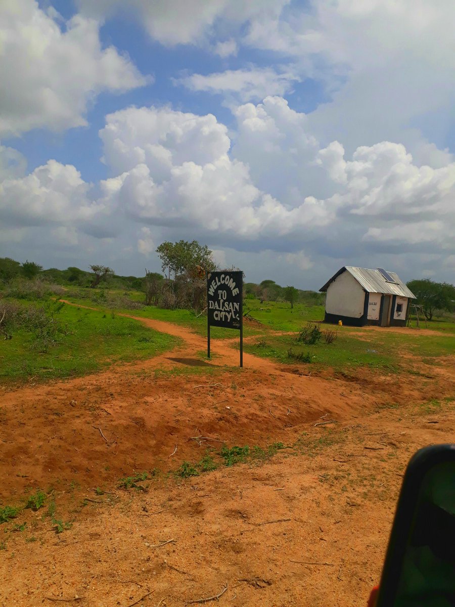 ole_abdinoor's tweet photo. A gentleman built a semi-permanent house deep in the rural between Bura and Masalani of Garissa County, Kenya and decided to name the area "Dalsan city" few days  after the upgrading of Nakuru into a City status. https://t.co/WezyJfTKVz
