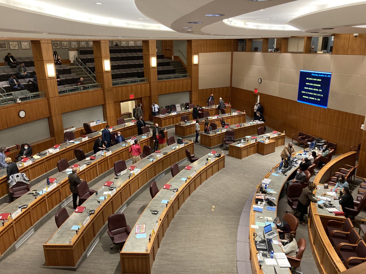 Stage is set for a late-night Senate floor session. Could be fireworks forthcoming. Get your redistricting bingo cards ready. #nmleg #nmpol