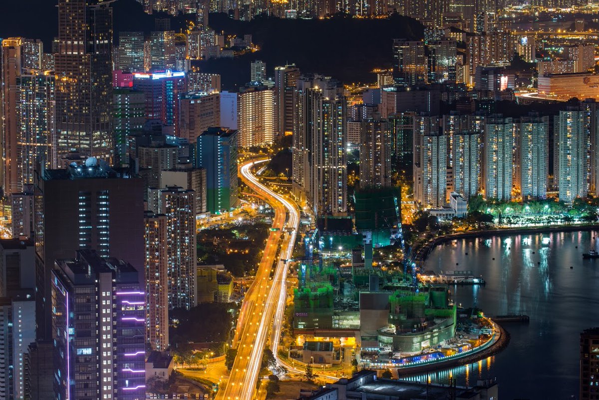 OneSome81256089's tweet photo. Nightscape in Hong Kong charms everyone https://t.co/kJ2wv72dDN