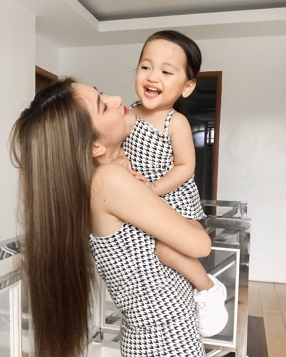 arcelybreyes's tweet photo. My twin my bestfriend my Forever 🤍🖤 Mommy and Milan 😍😍😍 https://t.co/OQMnpmXg3s