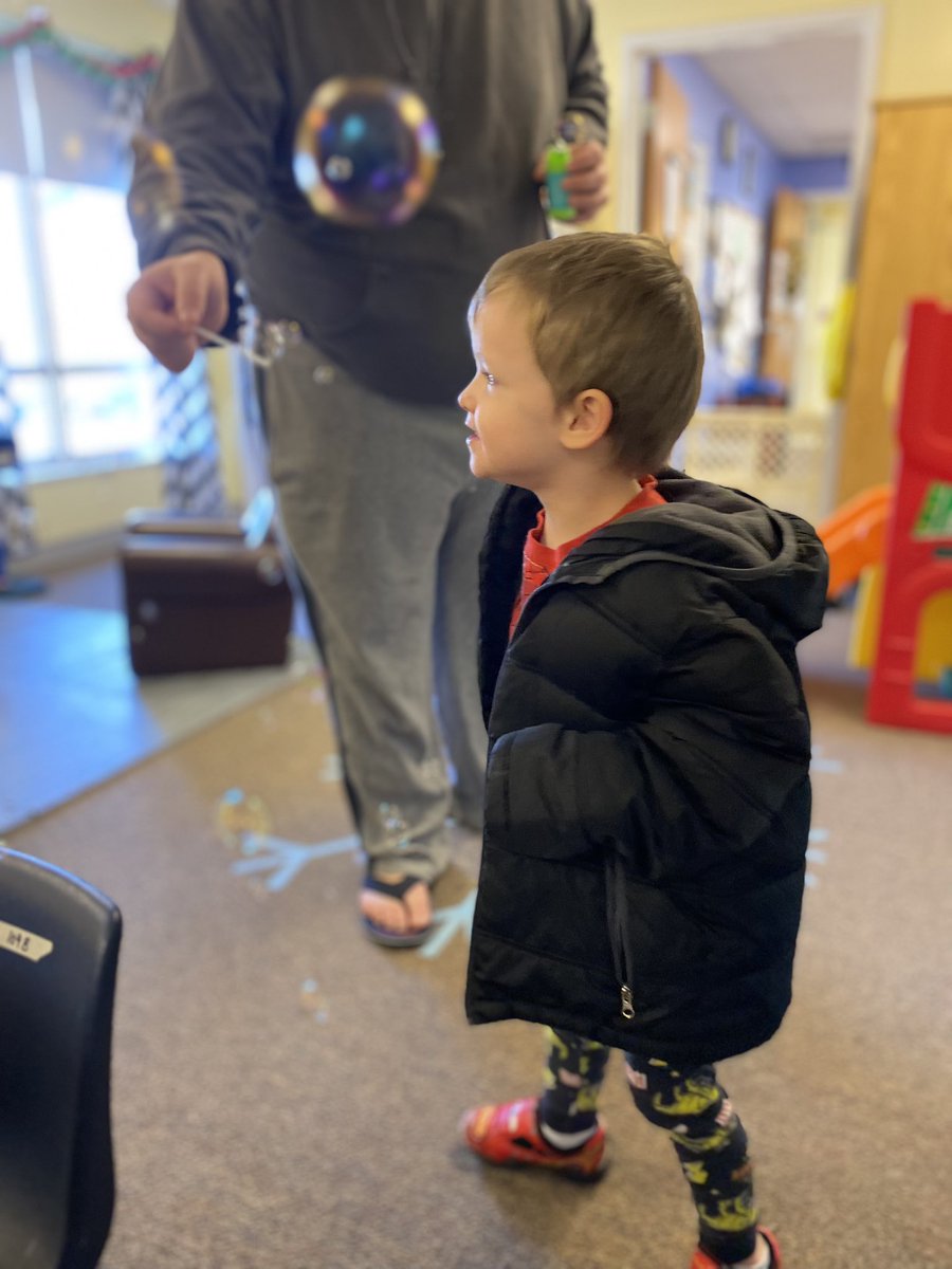 CardsComo's tweet photo. Popping bubbles!
#fecchornets #parentsasteachers #playislearning #bubblesarefun https://t.co/Cqrk7gZ4Q5