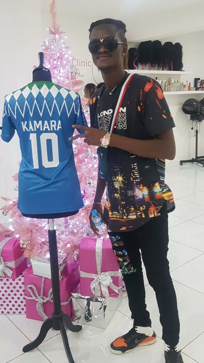Bahshow's tweet photo. Time to move on 🇸🇱⚽️ Leone Stars @keikamara Jersey official lunching @beutybar
#pitwizzy 🎵
#freedomalbum 🔥🇸🇱
#tmaxent https://t.co/nCNRp8XNxc