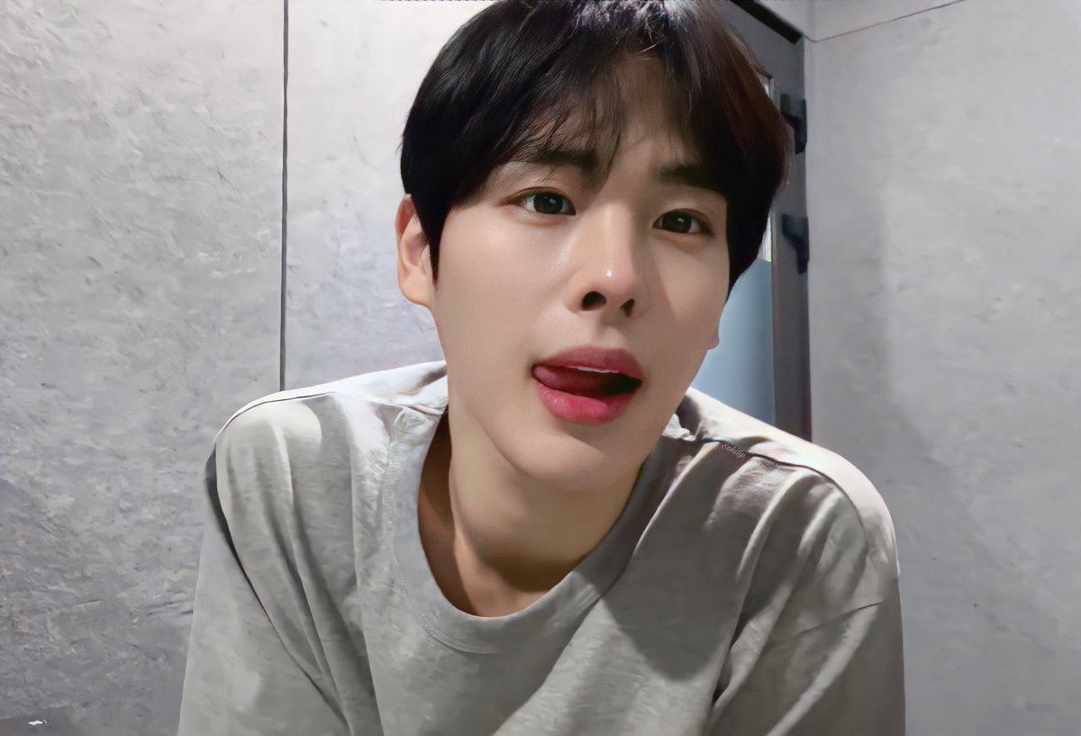 sokityi's tweet photo. 😛
211215✌🏻-2
 #최병찬 #병찬 #CHOIBYUNGCHAN https://t.co/GTvBjUyS7d