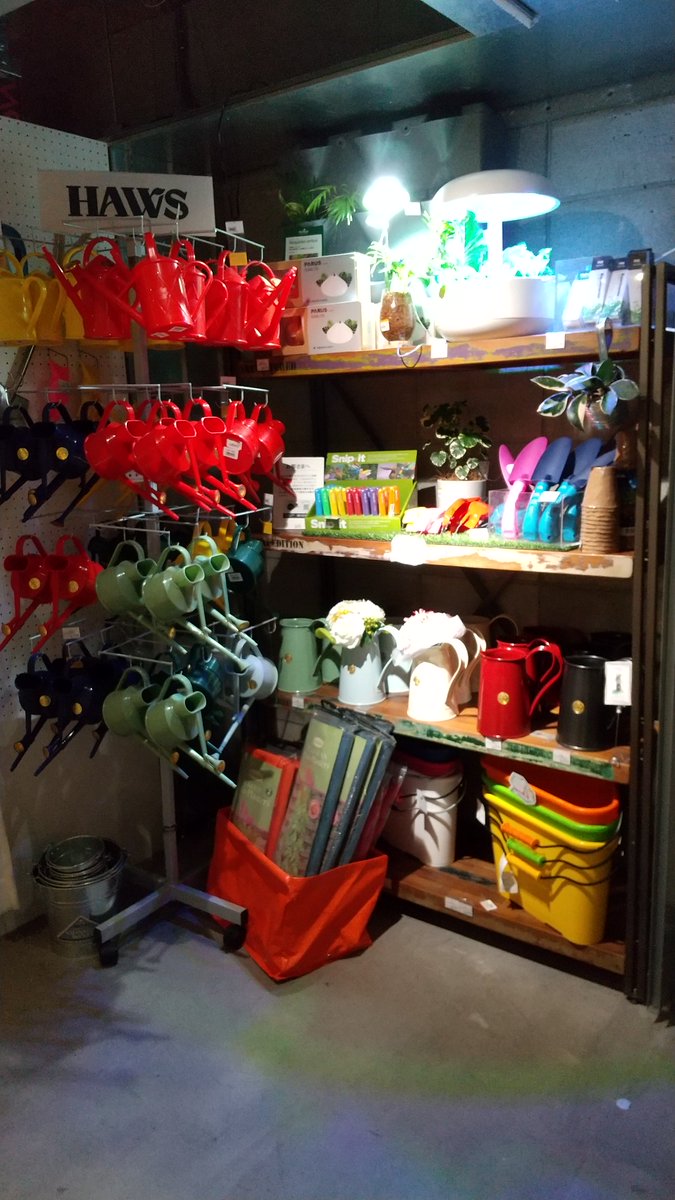 wexthuset_japan's tweet photo. 来週末はクリスマスですね。みなさんご準備はお済みですか？私は先日渋谷のロフトでツリーとオーナメントなどの飾りを買ってきました。クリスマスムードの渋谷のロフトですが、その一角に弊社の商品もおいていただいております。渋谷ロフトでのお買い物の際にはぜひお寄りください。 https://t.co/9Vbw96HfLu