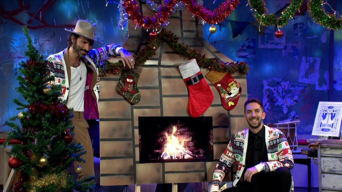 LaResistencia's tweet photo. Feliz Navidad :D https://t.co/IcrMnNE8kn