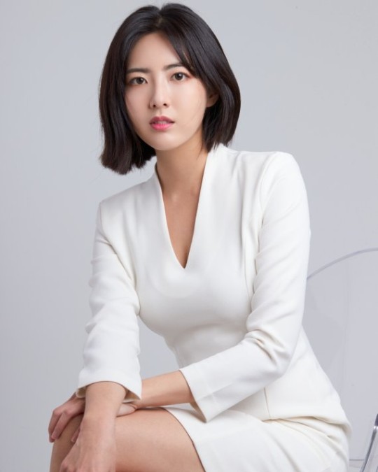 Former #MissKorea runner-up #LeeSooYeon to act as #ASTRO #Rocky's ex-girlfriend in upcoming web drama 'Salty Idol'. The drama will be a growth comedy of idols with their hardships.

To be released in winter entertain.naver.com/read?oid=014&a… #KoreanUpdates RZ