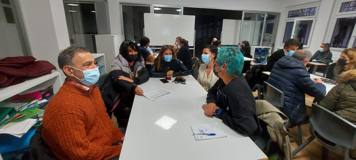 Atzo guraso ordezkarien bilera izan genuen ikastolan. Ikasturte honetako plan pedagogikoa aurkeztu eta familien asebetetze mailak aztertu, berain iritzi, kezka eta proposamenak jaso eta hauen inguruan solasteko aukera izan genuen. Parte hartzea itzela izan zen. Eskerrik asko!