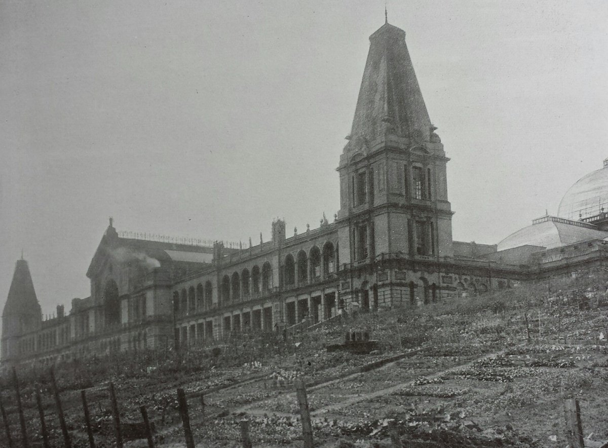 AllyPallyMuseum's tweet photo. After the Belgian refugees had left the Alexandra Palace in 1915, the building became an internment camp for 'enemy aliens'.  They supplemented their rations from the allotments and the chicken coop. https://t.co/nh2vdX0S6I