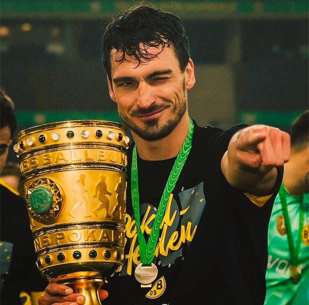Happy Birthday Mats Hummels!!!
We love you   