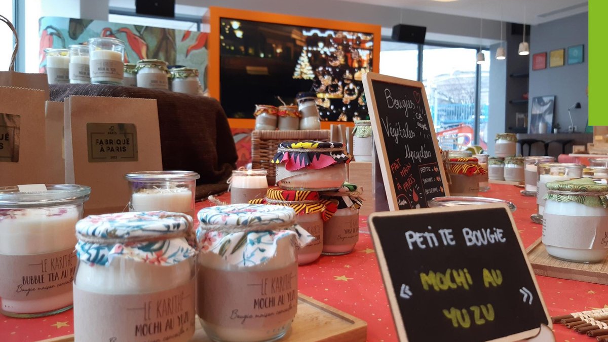 Bouygues_Immo's tweet photo. #InsideBI 🎅
Noël commence ici, dans nos locaux, avec un marché de Noël #solidaire & #responsable 🎁
Nos collaborateurs peuvent y trouver des chocolats, des bougies végétales et des produits artisanaux. Une collecte de jouets a également été organisée au profit d’@emmaus_france ! https://t.co/A9vuRntIS2