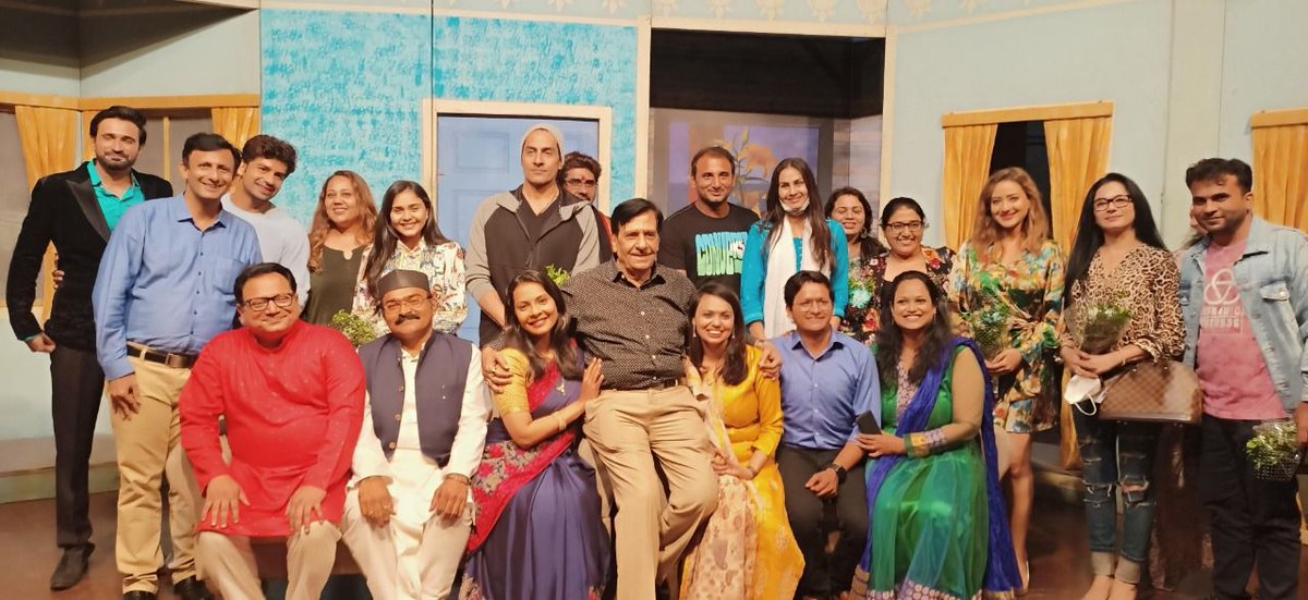 upalakbr999's tweet image. When the entire team of TV serial Anupama (ruling the charts as Number 1 since long) went to watch the Gujarati superhit play, Atli Batli Futli, directed by Arvind Vaidya. The Anupama team met each &amp;amp; every artist personally &amp;amp; appreciated them for their performances! #KindGesture