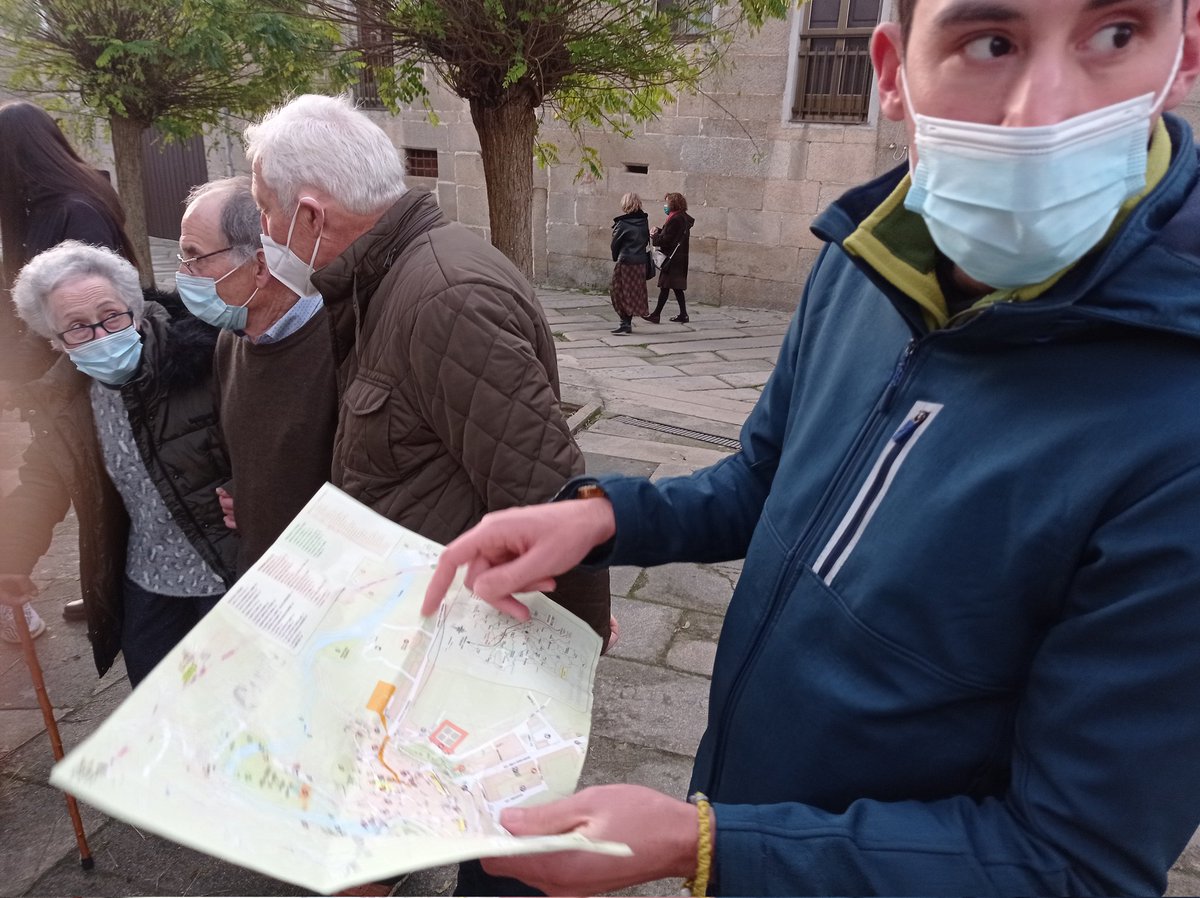 AHabilitas's tweet photo. O pasado domingo, os participantes do Programa Habilitas Fogar do Concello de Cuntis, visitaron AboaMigalla, onde coñeceron o proceso de elaboración do pan de Cea e logo visitaron Allariz. Un día de compartir entre familias!
#SomosUnVeciñoMais https://t.co/nW29hVa8Wq