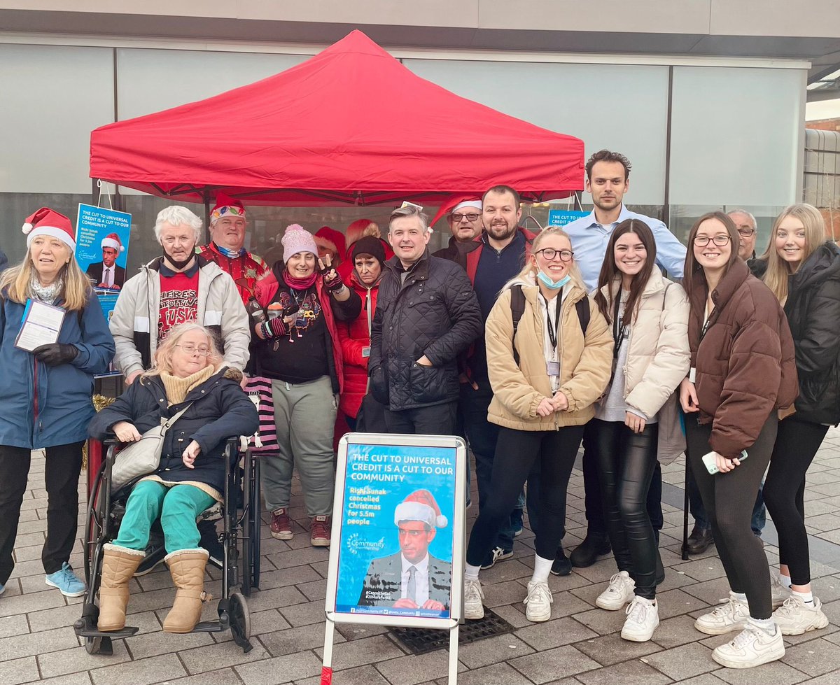 The pandemic has shone on a light on sharpe inequalities &amp; desperate insecurities in the economy.

Covid knocked so many off a tightrope.

The Universal Credit cut is a real hammer blow.

Yesterday I visited two food banks in Bury with <a href="/JamesFrith/">James Frith MP</a> to hear people’s real stories.