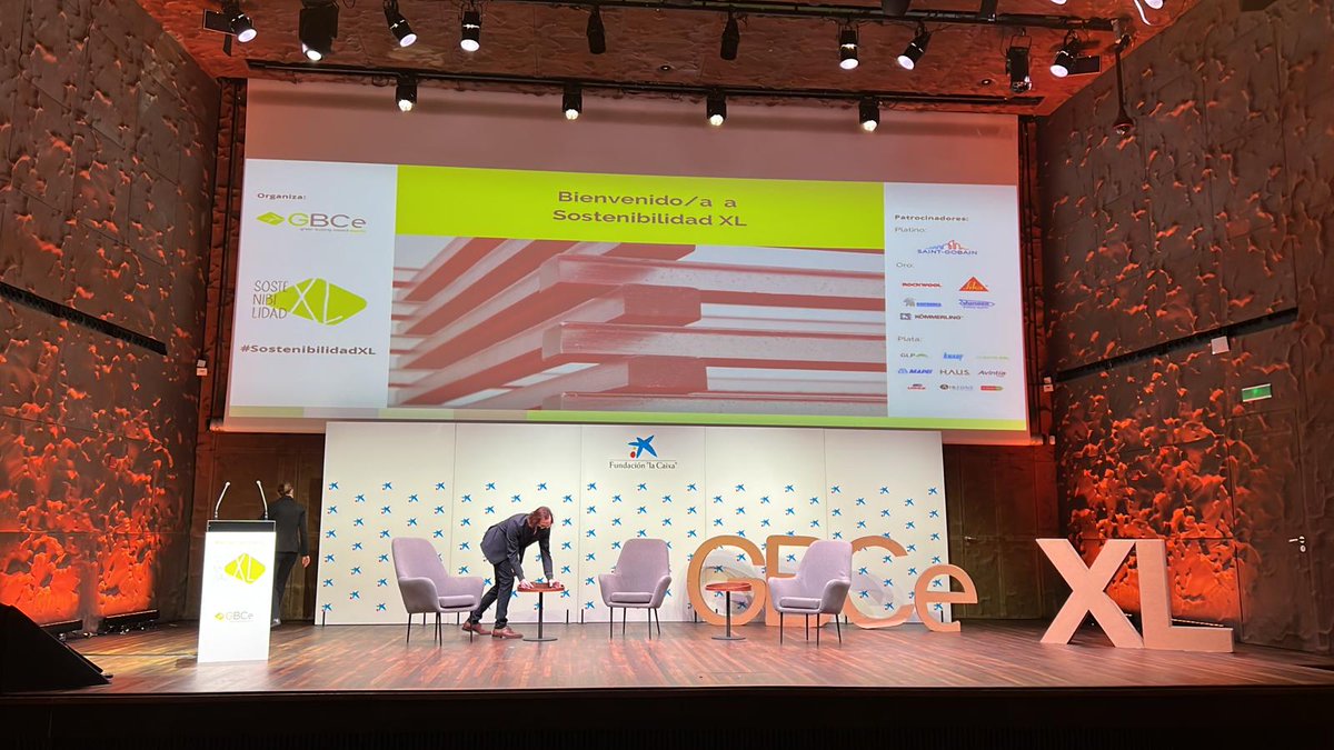 ETRES_Consult's tweet photo. Hoy asistimos a #SostenibilidadXL el encuentro bienal del sector de la #edificación en España donde se presentan los avances en la transformación hacia un modelo más sostenible. 🏡♻

#etresconsultores #formación https://t.co/uNDTSzDnlZ