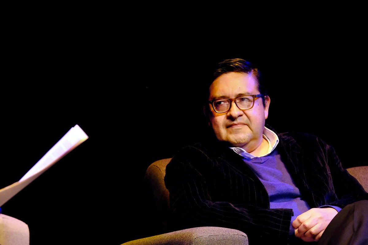 También se presentó el Libro conmemorativo editado por Arabella González, <a href="/CulturaUdG/">@culturaudg</a> y <a href="/CulturaJalisco/">Cultura Jalisco</a>. El esfuerzo fue coordinado por <a href="/DaniYoff/">Daniela Yoffe</a> con plumas de <a href="/rebepv/">Rebeca Pérez Vega</a>, <a href="/dizazaga/">Cronista de Guardia</a>, Paloma Robles y Aimeé Muñiz.