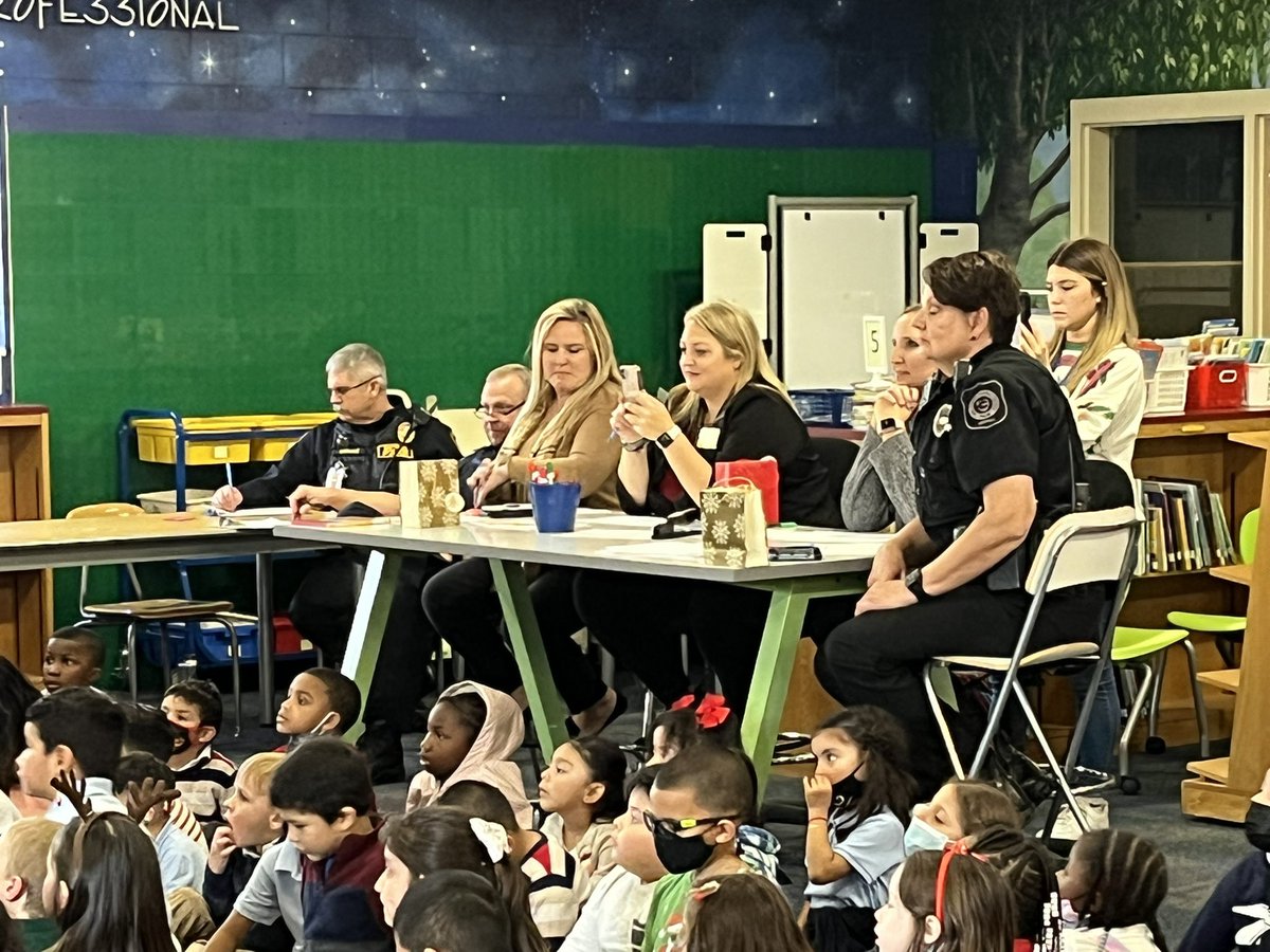 worthybride's tweet photo. Belmont Hills had an amazing day learning about Elf Traps! @belmontbears @cobbscience @STEMcobb Thank you to all our judges! https://t.co/mOrJtEtNxO