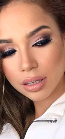 Belleza ,nunca cambies eres la mejor 

<a href="/angiefloreshn/">Angie Flores 💙🎶💜</a>
HAPPY 21 ANGIE