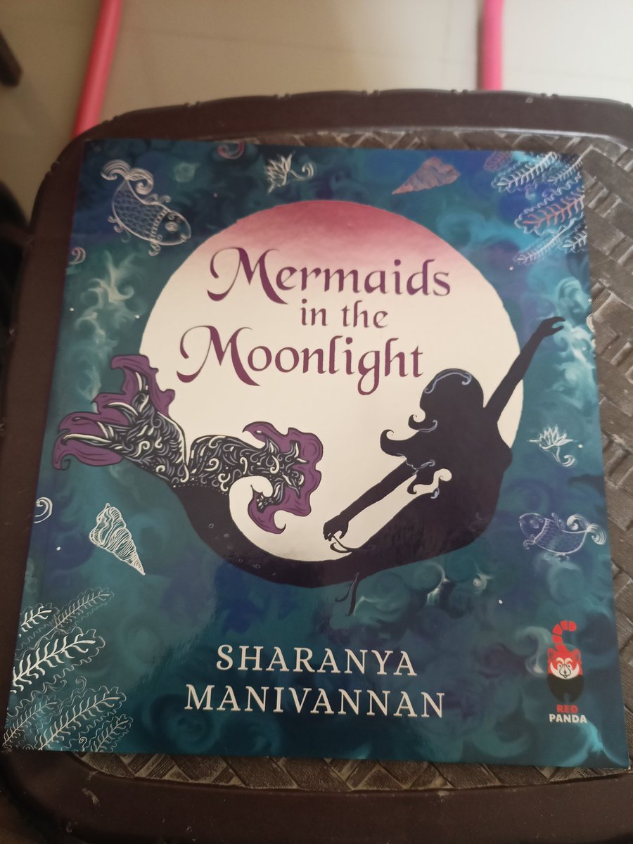 vincimax's tweet photo. This is a beautiful little book. Simple language, enchanting illustrations. A lovely Christmas gift for little ones in the family and those who are young at heart. Fantastic work by @ranyamanivannan and #TeamRedPanda. #Books https://t.co/PEj0lzn6uh
