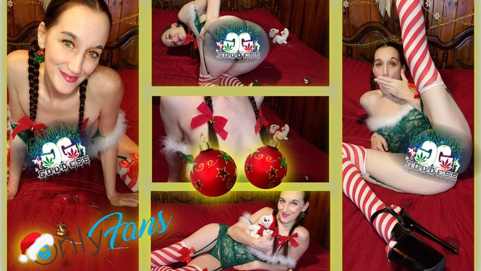 🎄❤🎄Happy Throwback Thursday Loves🎄❤🎄  Here are a few of my favorite photos from my photoshoot that I<a href="/tag/newprofilepic"class="tags"><span>#newprofilepic</span></a>