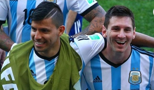 PohchenEvan's tweet photo. The whole morning i tried to figure out words, but couldn't! How do i say farewell to someone like @aguerosergiokun who thrilled me so much every time he's on the pitch? For me n many others, u r the Best ever PL striker. Love ❤ u https://t.co/87KCsx6E2k