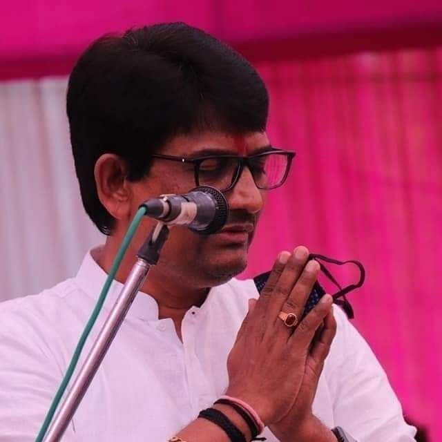 manoharshih's tweet photo. #GKTS_GUJRAT 🚩🚩🚩
આ છે...#ઠાકોર_સેના_અને #અલ્પેસજી_ઠાકોર_ની_વિચારધારા.
   *સારા માણસો સાથે સારા બનો, ૫ણ ખરાબની સાથે ખરાબ નહીં..*
*કારણ કે, હીરાથી હીરો ઘસીશકાય છે ૫ણ કાદવથી કાદવ સાફ કરી શકાતો નથી..*
#Thakorsena  #AlpeshThakor
 #Jagatshih_Chauhan 
#GKTS_Gujrat
#GKTS_SOCIAL_ARMY https://t.co/MPwQlrgb3x