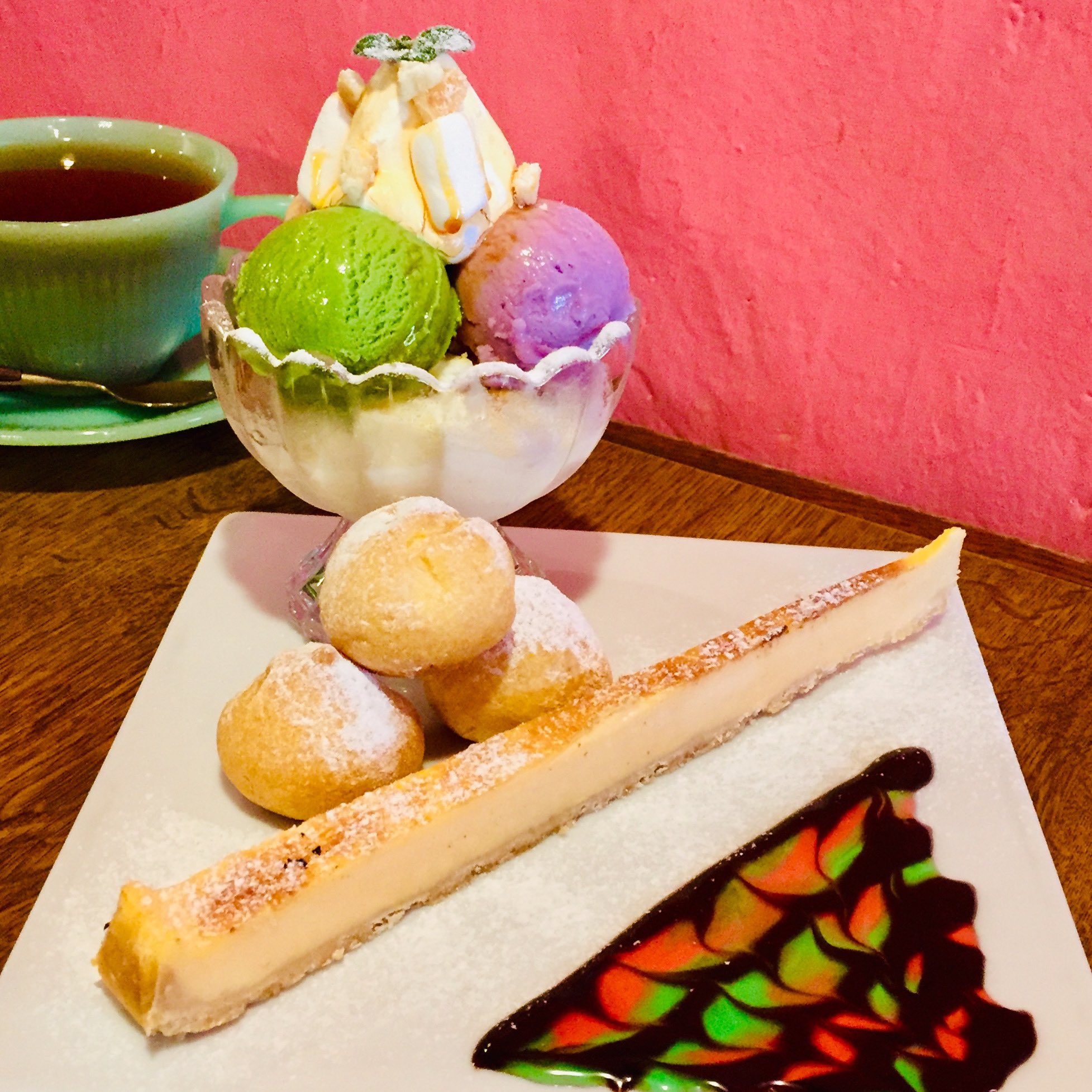 シャララ 広島カフェ 広島のレトロな隠れ家カフェ シャララ 本日は臨時休業です プリンパフェ 自家製プリン ジェラート5種盛 ケーキ パイ シュークリームなどを使用した見た目も可愛いパフェです 広島カフェ 広島グルメ カフェ好きな人と