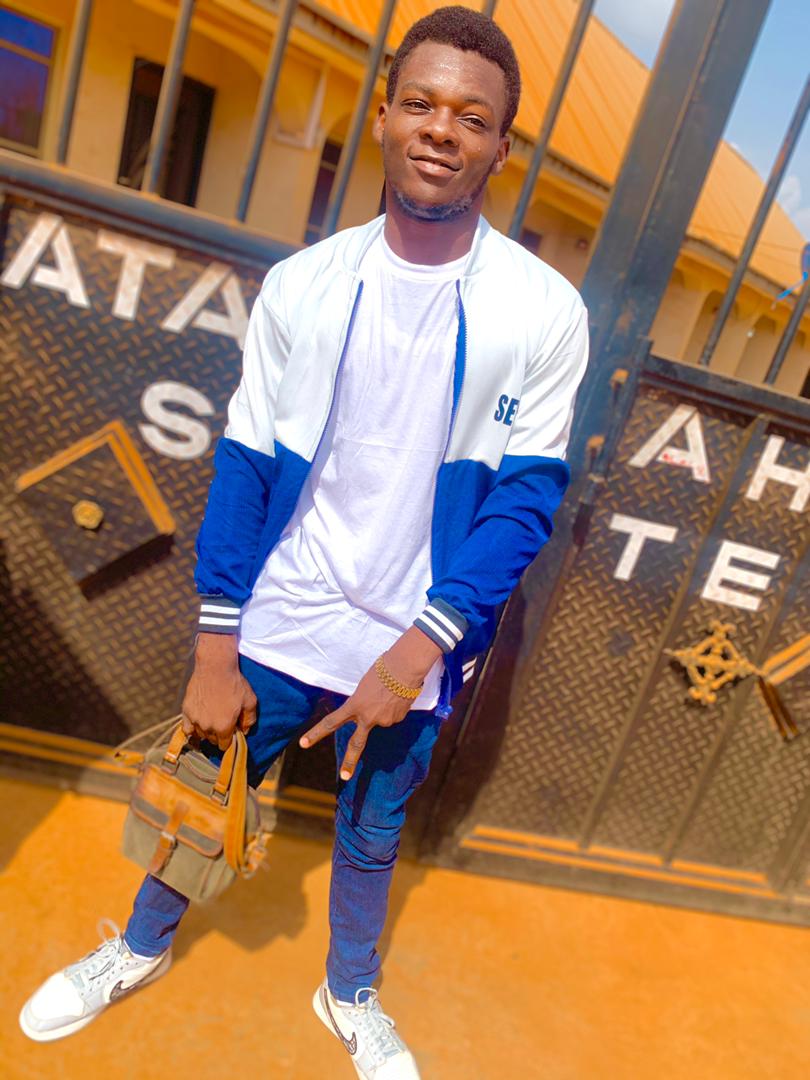 oluwaluhmie's tweet photo. I came,
I saw,
E choke,
Still I conquered.
Grateful to God ๐๐พ
On to the next!!!
#FreshGraduate
#NYSCCalling https://t.co/a8LUD44rc5