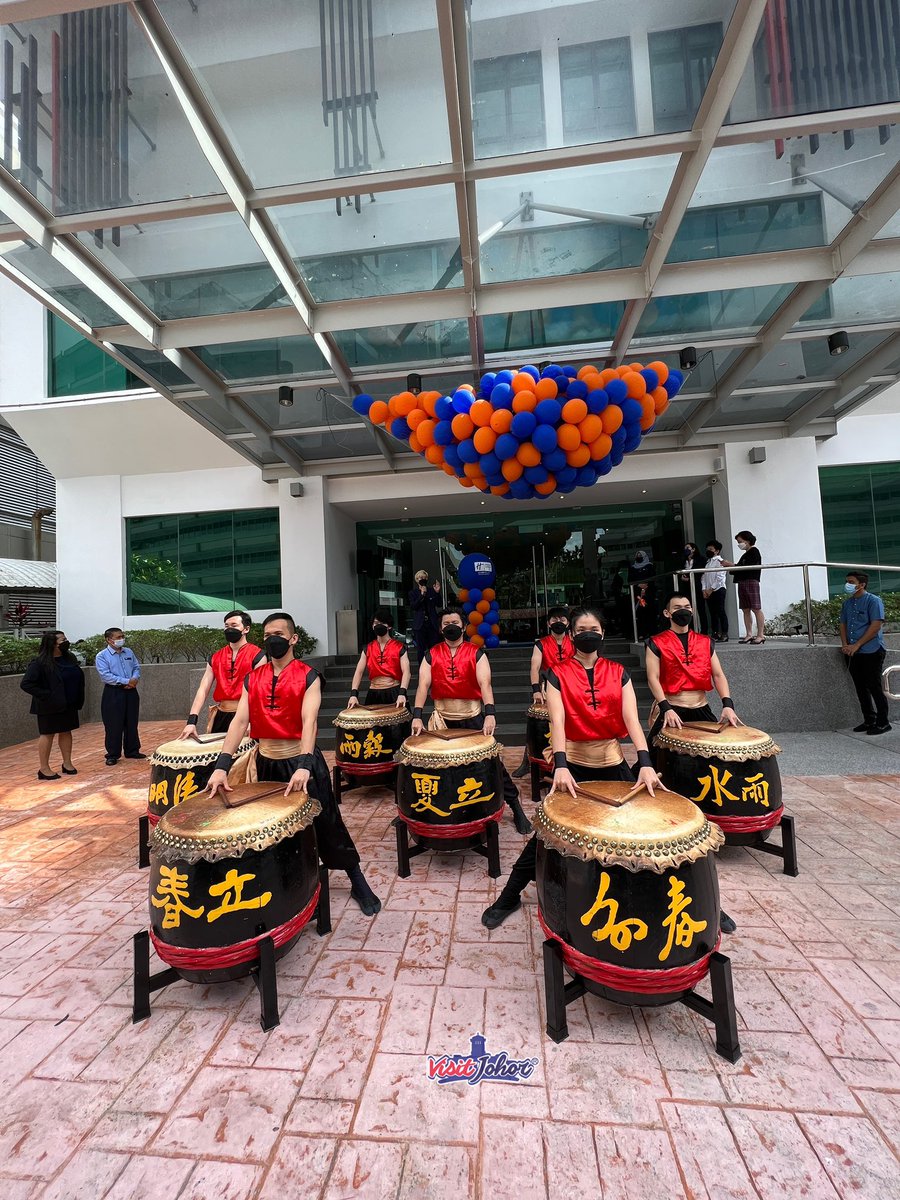 visitjohor_'s tweet photo. Wuuu! Dengarnya Holiday Inn Express &amp; Suites Johor Bahru baru sahaja dibuka secara rasmi semalam yang terletak betul2 sebelah bangunan kwsp bandar jb!🤩 (dulu sini Swiss-Inn) https://t.co/n8JNL7h3O5