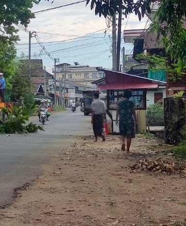 1/2 Families and friends reported that their sons and friends have disappeared since December 7, after being arbitrarily arrested by the Junta troops in  Dawei: "We confirmed that Ko Moe Lay, 34, was arrested after the Junta troops had checked his smartphone near Kayap-Pyin Ward.