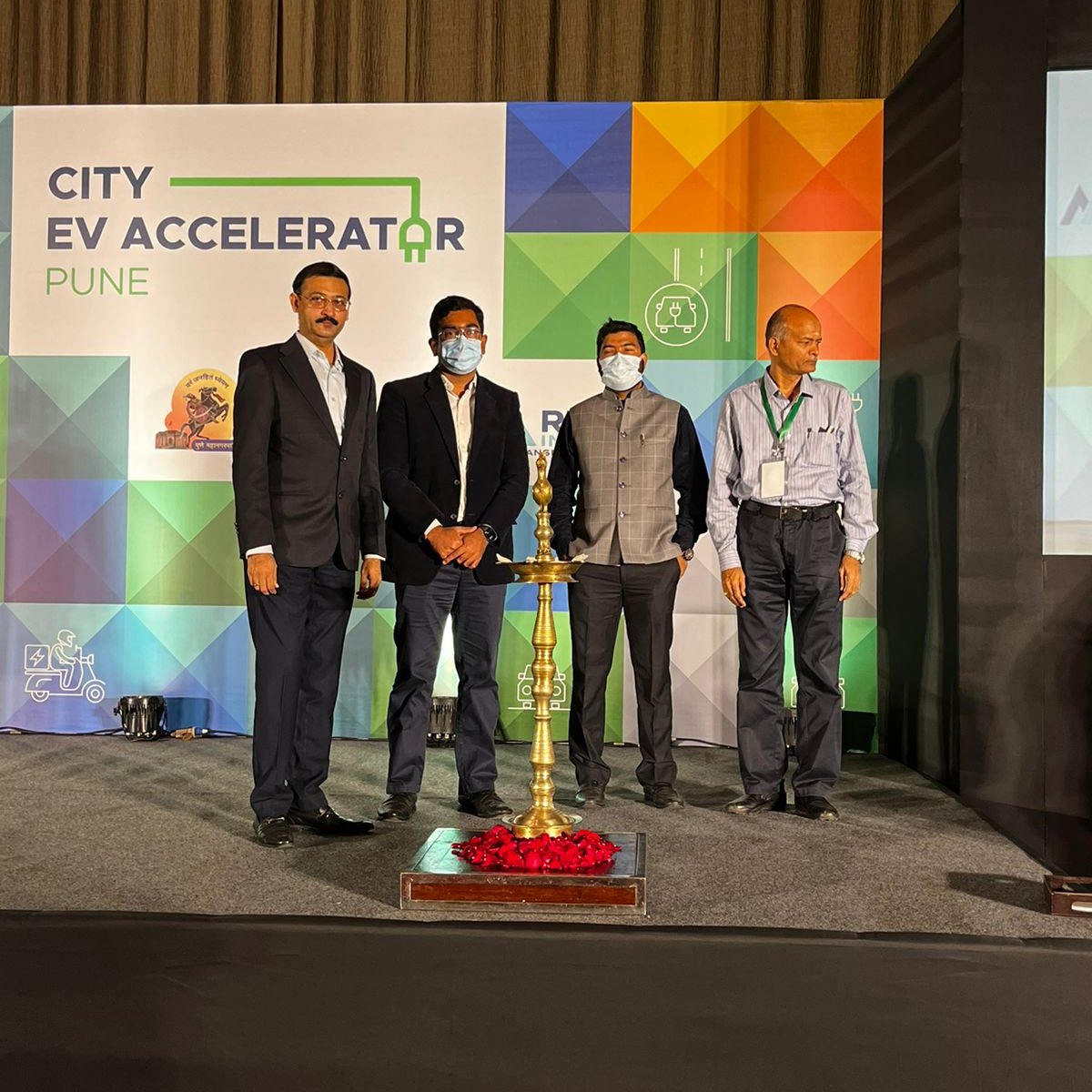 rmi_india's tweet photo. We thank K Khemnar, Addl. Municipal Commissioner, V G Kulkarni, Secretary, EV Cell, @PMCPune, S Kolte, CEO,@punesmartcity, and L Mishra, CMD, @PMPMLPune, for inaugurating the Pune City #EVAccelerator workshop.
cc: @MahaEnvCC
#ElectricMobility #ElectricVehicles https://t.co/TdmnWRitMc