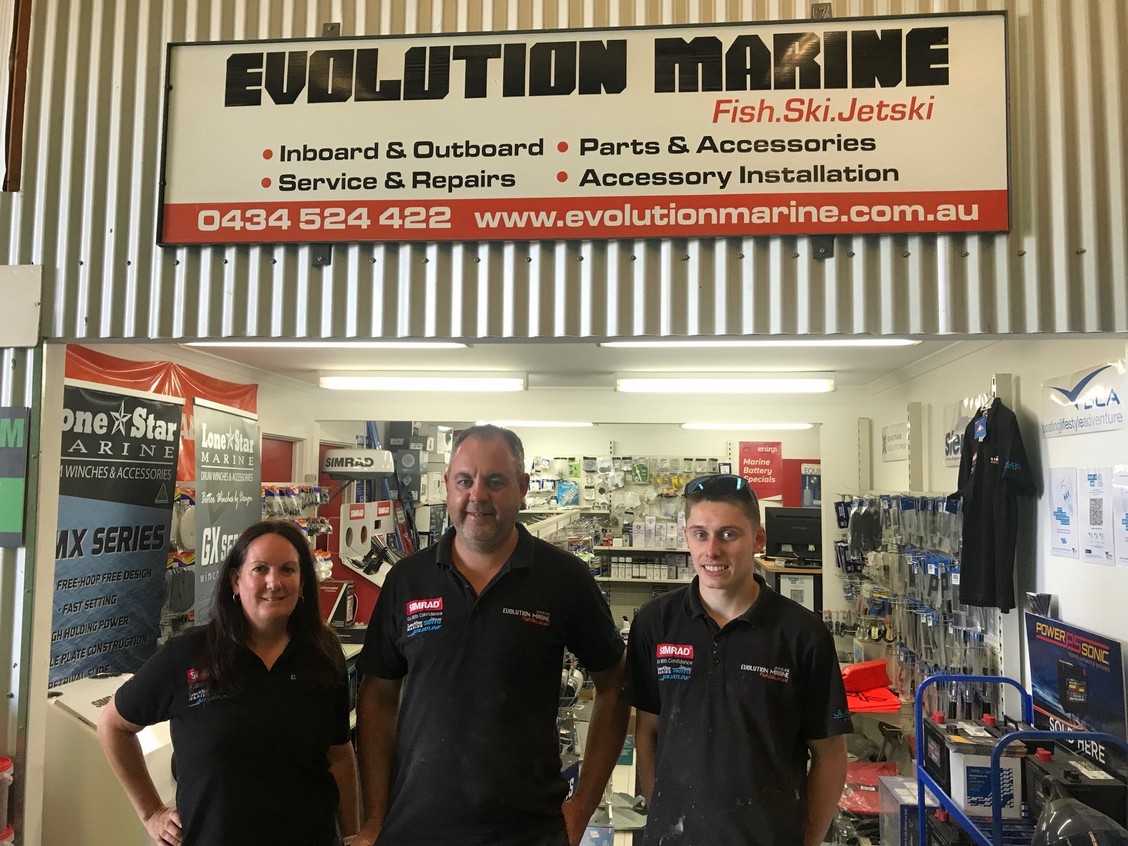 EvolutionMarine's tweet photo. Merry Christmas from the team at Evolution Marine - https://t.co/nyeDcknaRl https://t.co/56oaGmDqST