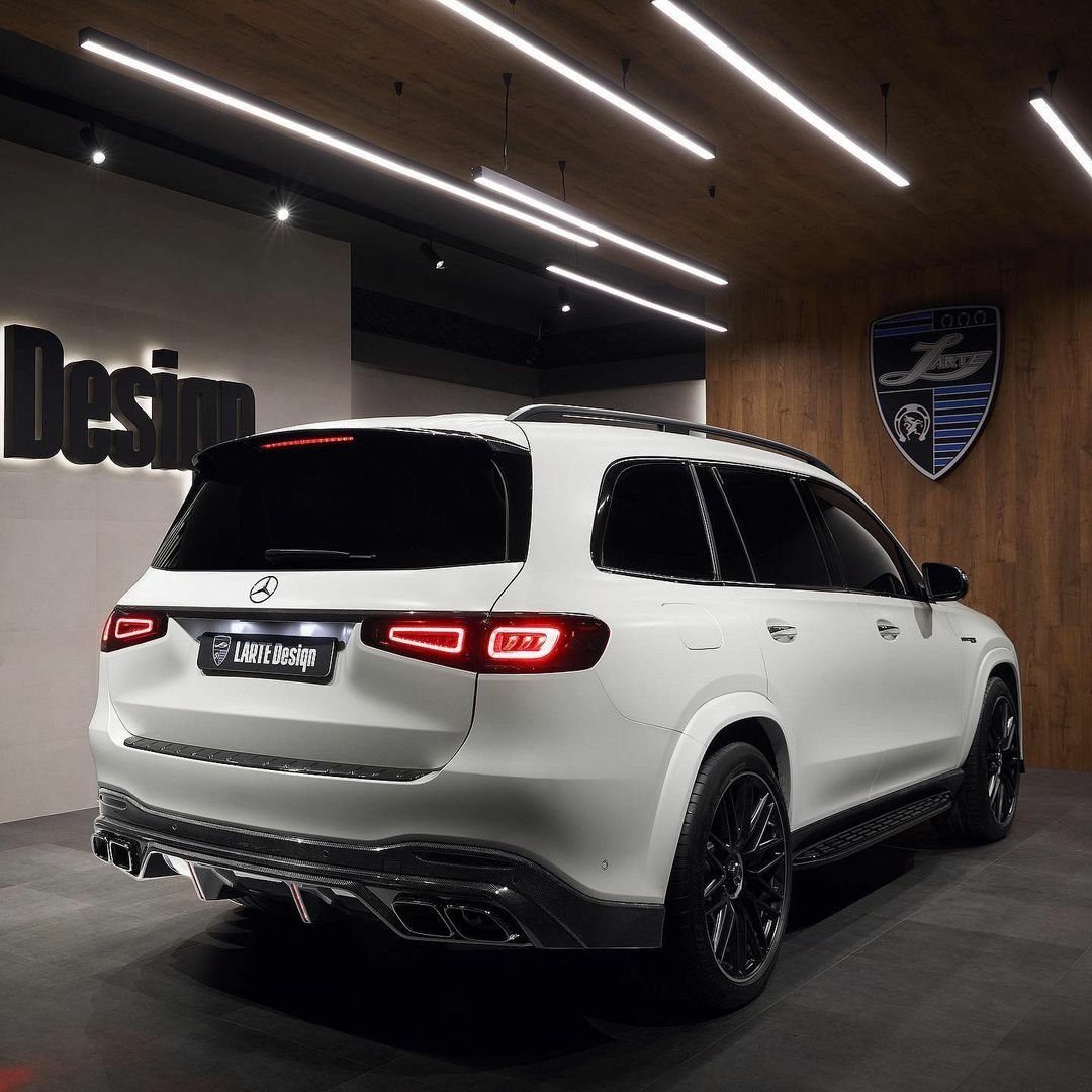 OtsileJK's tweet photo. Big body Benz.

The Mercedes-AMG GLS 63 with Larte design lower front and rear body kit.

📸 via Larte Design https://t.co/yoU4NeNHy7