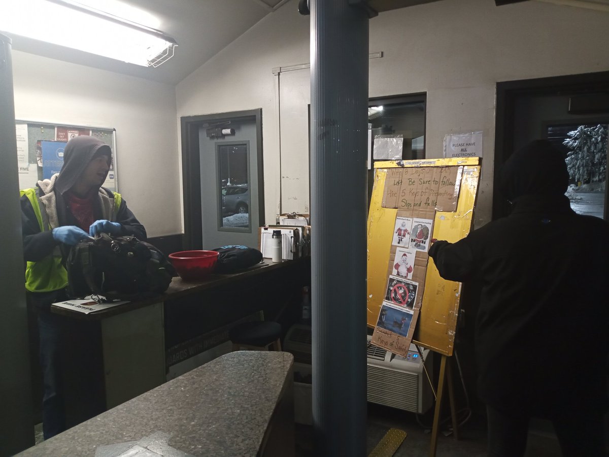UPS Safetysauras Rex (@upreload) on Twitter photo 8 days and a cold icy morning we thought it a good idea to remind everyone of the 5 keys to prevent slips/ falls. #SafetyFirst . <a href="/JaradZimmerman/">Jarad Zimmerman</a> <a href="/jens4hd03/">Jenny Pollreis</a> <a href="/slc_ups/">Salt Lake Preload</a> <a href="/DahlUps/">Rebecca Dahl UPS</a> <a href="/CindyHolcomb50/">CINDY HOLCOMB</a> <a href="/UT_PKG/">Brian James</a> <a href="/RubenSafetyDM/">Ruben Rodriguez Jr</a> @UtahUtesGWalton 8 days and a cold icy morning we thought it a good idea to remind everyone of the 5 keys to prevent slips/ falls. #SafetyFirst . <a href="/JaradZimmerman/">Jarad Zimmerman</a> <a href="/jens4hd03/">Jenny Pollreis</a> <a href="/slc_ups/">Salt Lake Preload</a> <a href="/DahlUps/">Rebecca Dahl UPS</a> <a href="/CindyHolcomb50/">CINDY HOLCOMB</a> <a href="/UT_PKG/">Brian James</a> <a href="/RubenSafetyDM/">Ruben Rodriguez Jr</a> @UtahUtesGWalton