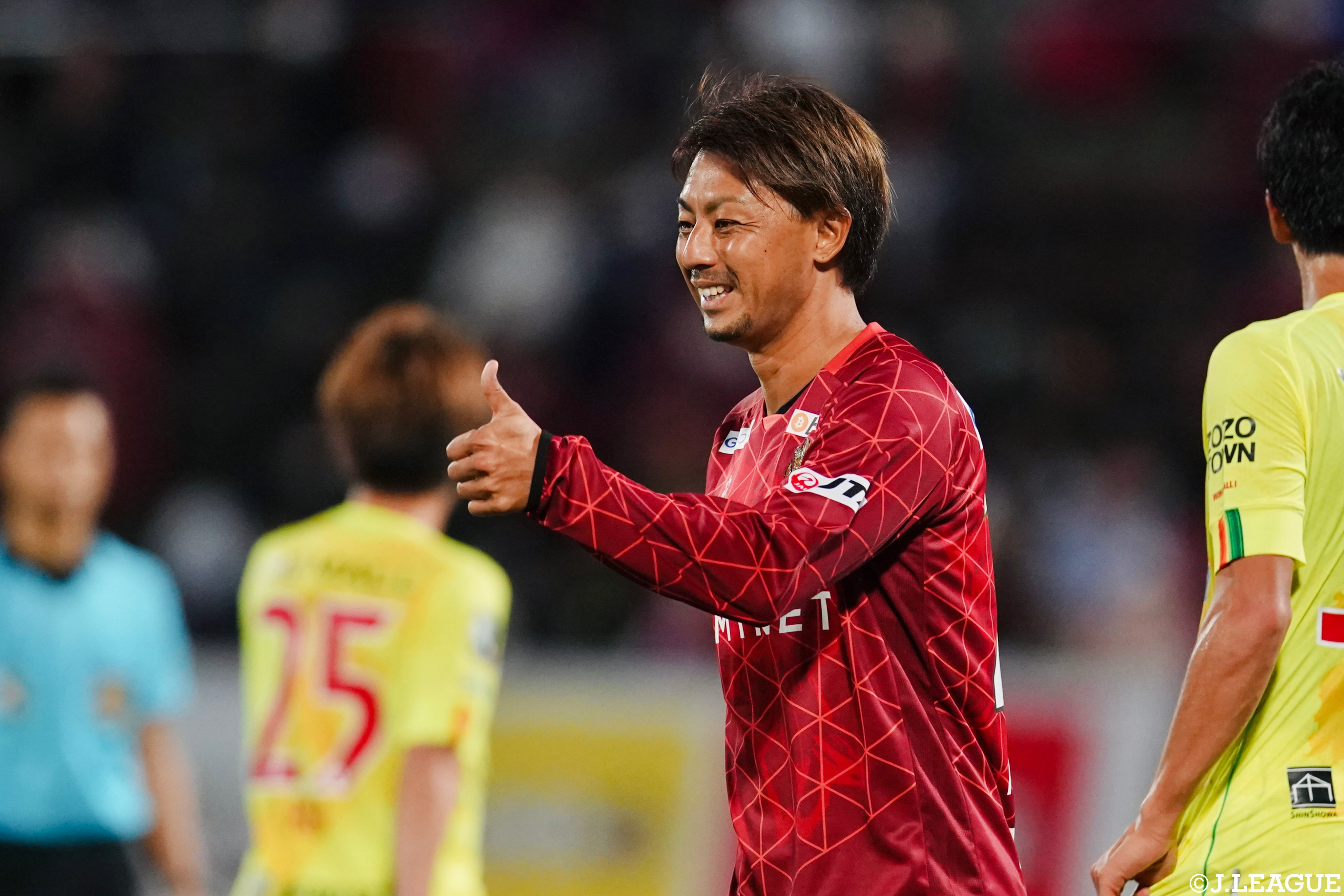 ｊリーグ 日本プロサッカーリーグ 今季限りで現役を引退することを発表した 赤嶺真吾 選手 05年に Fc東京 に加入 10年途中からは ベガルタ仙台 へ移籍 15年には ガンバ大阪 に在籍 16年に ファジアーノ岡山 へ移籍 21年から Fc琉球