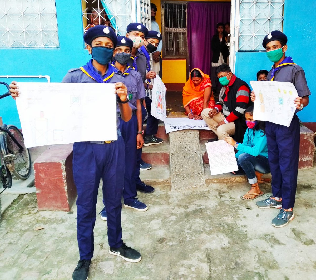 ddc_vaishali's tweet photo. दिनांक 15 Dec:- साइकल रैली, संध्या चौपल, कैंडल मार्च, घर घर दस्तक देकर नशा मुक्त परिवार का गर्वान्वित करने वाला स्टिकर लगाकर नशामुक्ति अभियान में उत्तरोत्तर प्रयास किया जा रहा है।
@dm_vaishali,@vjtriumph,@IPRD_Bihar,@BiharRDD,@officecmbihar,@Bihar_PER,@BiharHealthDept,#Nashamukti https://t.co/3yxYmqJkYu