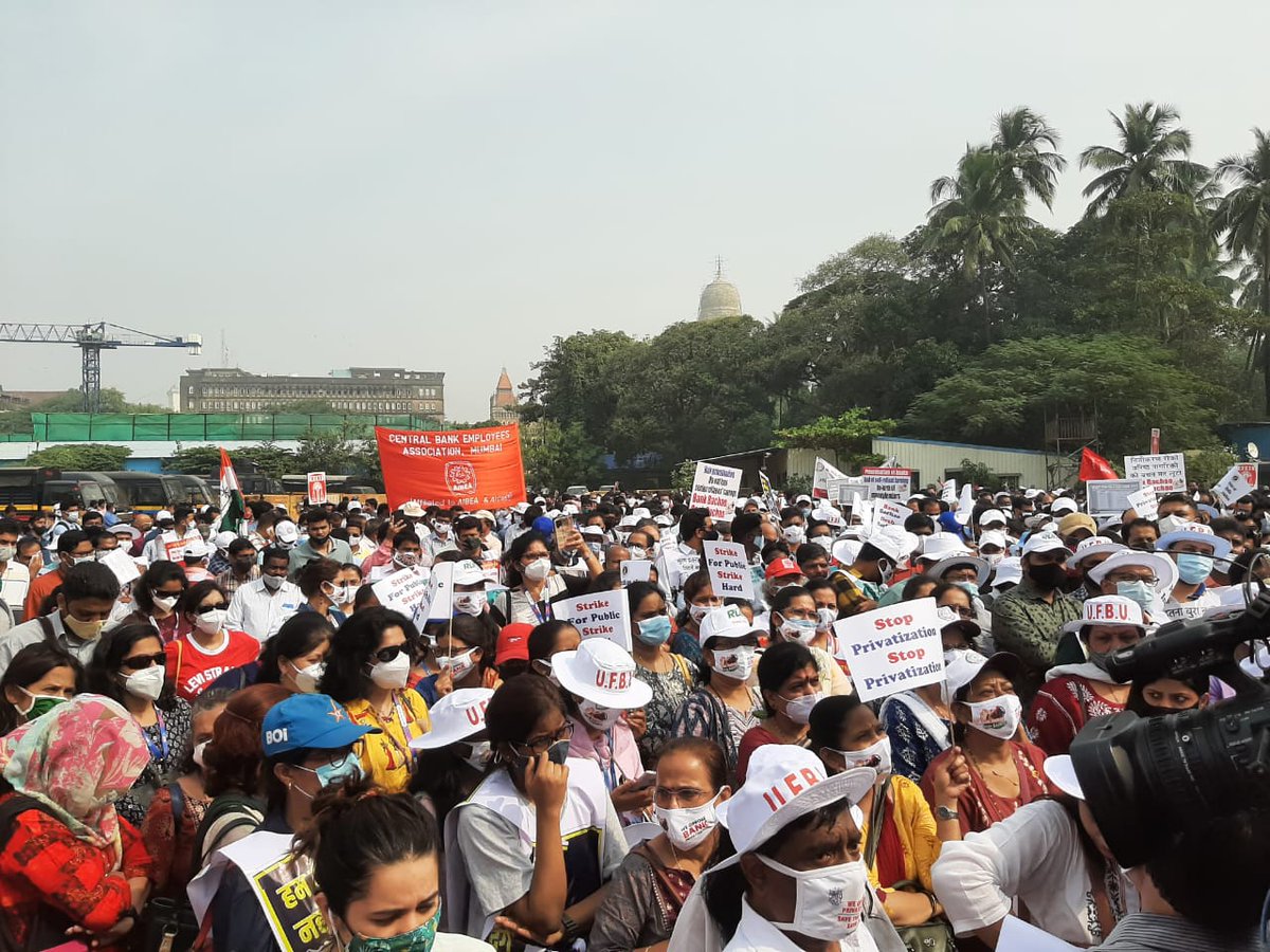 tehseenp's tweet photo. On the occasion of #VijayDiwas our PSB bankers have got onto the streets to constitutionally fight another war to protect Maa Bharti &amp; her children. These are the images from Azad Maidan Mumbai &amp; we are all with our bankers.
Jai Hind .🇮🇳
#BankStrike 
#BankBachao_DeshBachao https://t.co/kJoTx4BqTj